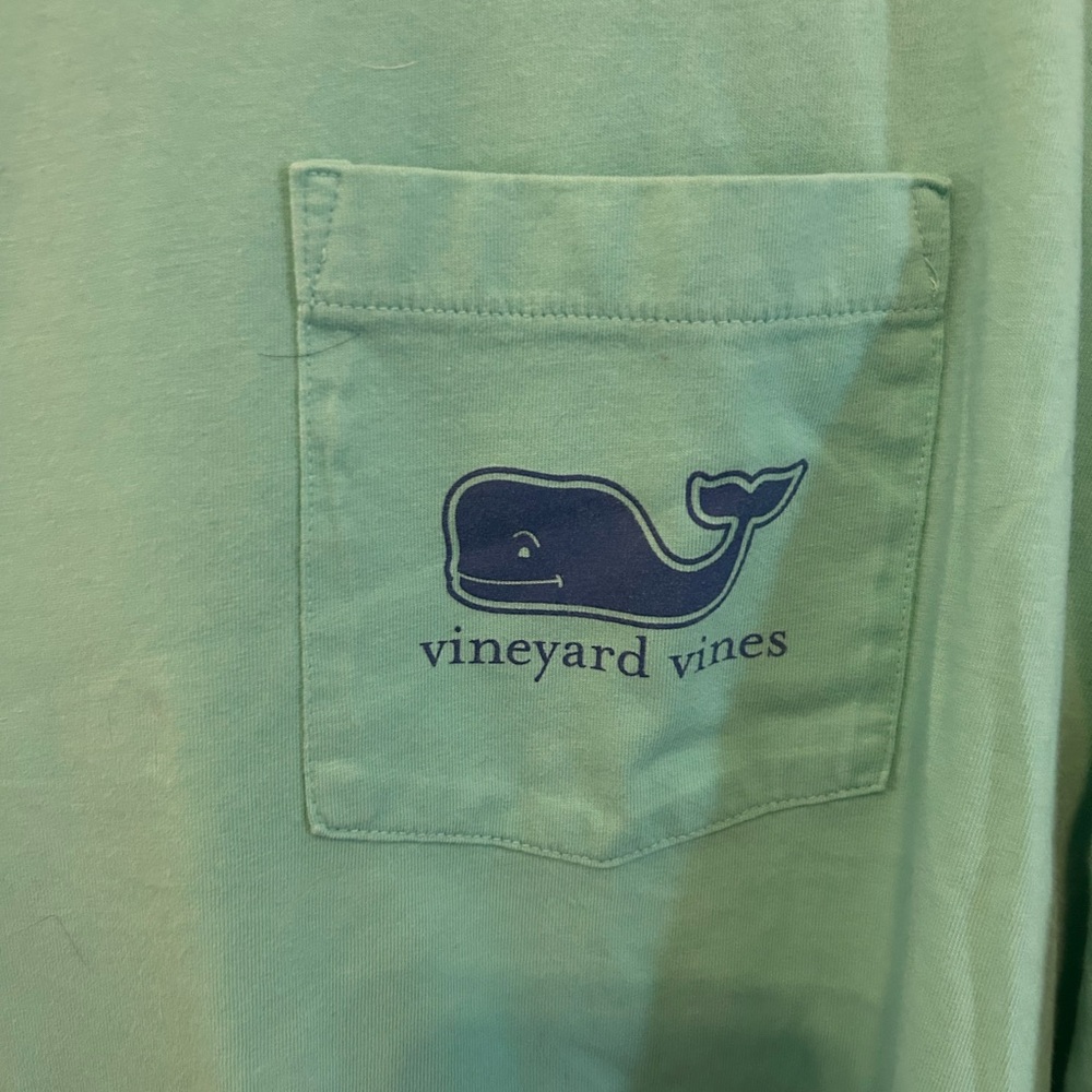Vineyard Vines Men's Green T-Shirt - Picture 2 of 4